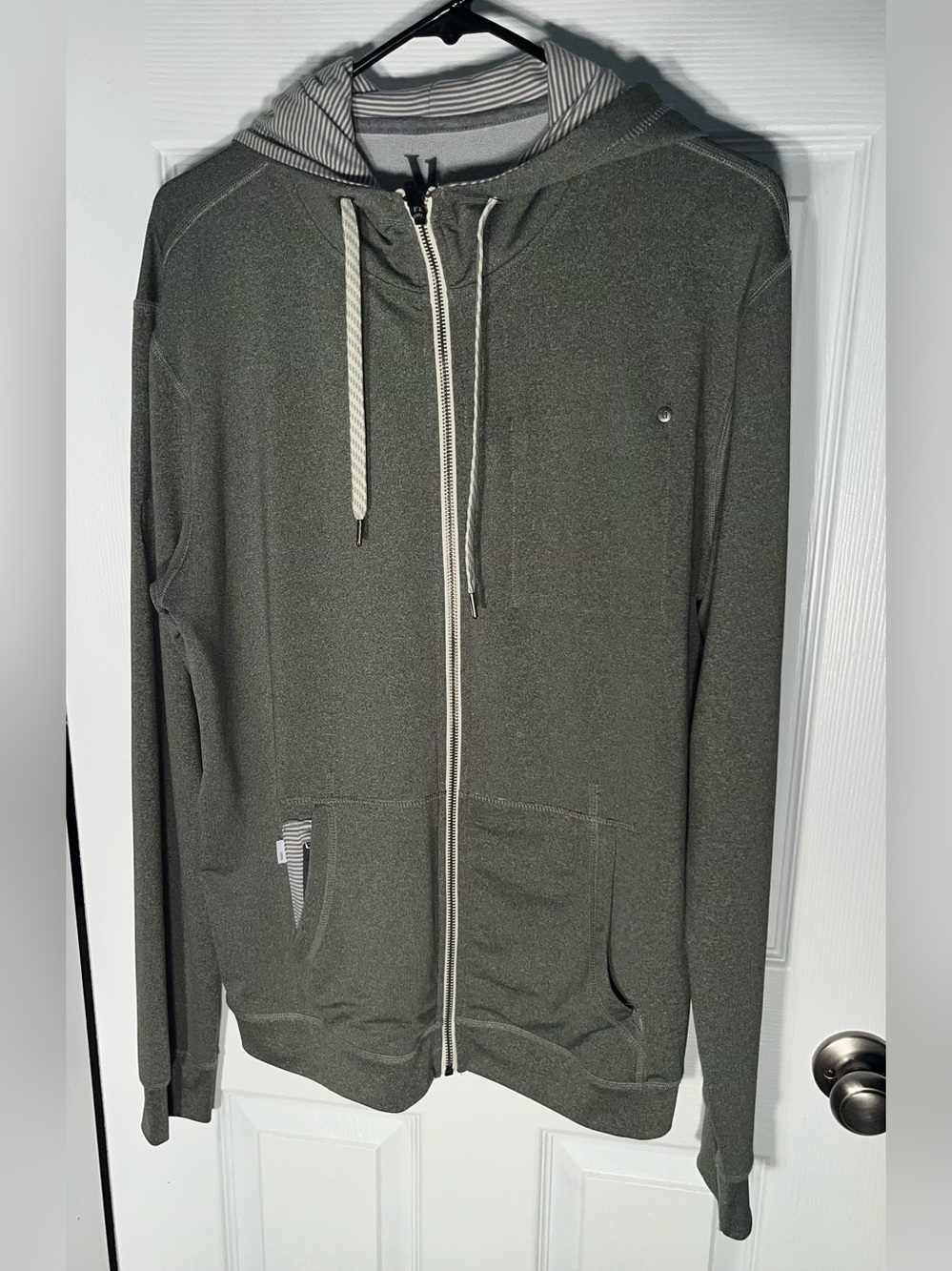 Men’s Vuori Movement Full Zip Hoodie Performance Jacket Heathered Gray Medium